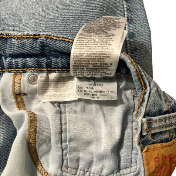 Levi’s 505 Straight Leg Light Wash Jeans Men’s 38X30 - Picture 6 of 7